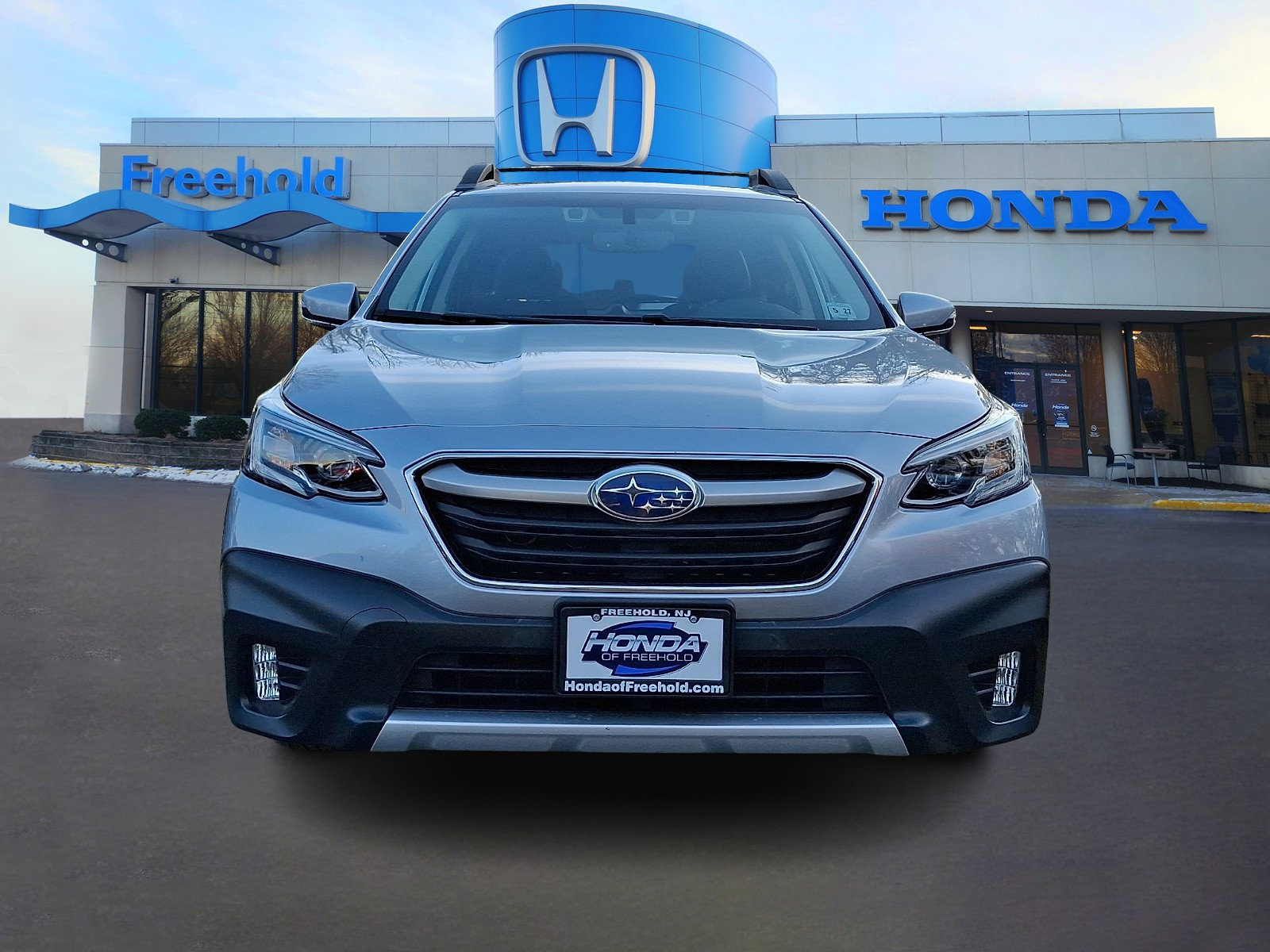 Used 2022 Subaru Outback Limited AWD/4WD image 2