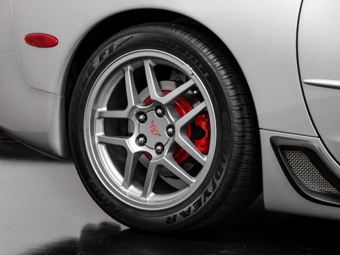 Used 2004 Chevrolet Corvette Z06 w/ Memory Package RWD image 40