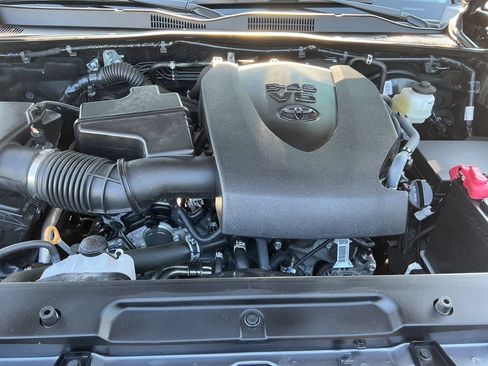 Used 2023 Toyota Tacoma SR5 AWD/4WD image 26