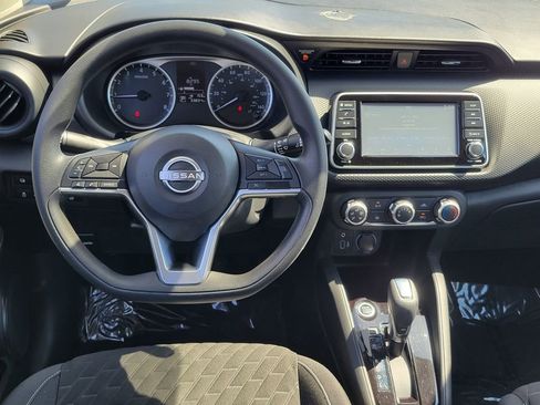 Used 2022 Nissan Kicks S FWD image 6