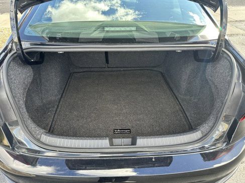 Used 2023 Volkswagen Jetta Sport image 14