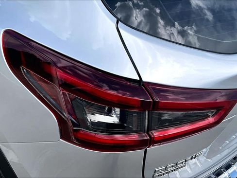 Used 2022 Nissan Rogue Sport SV FWD image 28
