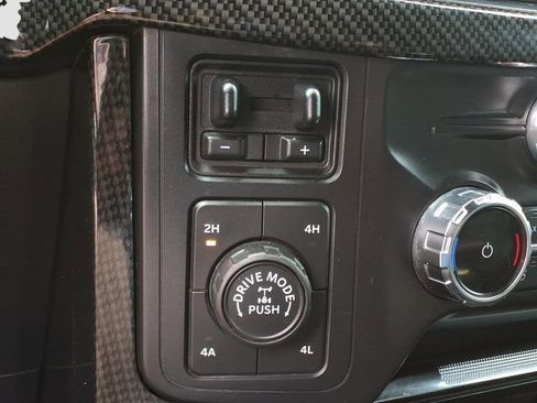 Used 2022 Ford F150 Lariat w/ Equipment Group 502A High AWD/4WD image 17