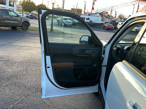 Used 2023 Ford Bronco Sport Outer Banks w/ Tech Package image 22