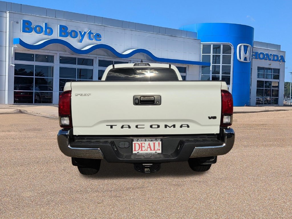 Used 2022 Toyota Tacoma SR5 RWD image 6