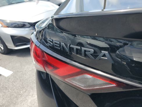 New 2025 Nissan Sentra SR w/ Midnight Edition image 7