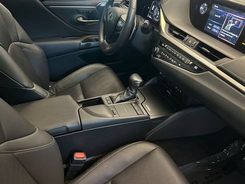Certified 2020 Lexus ES 300h w/ Premium Package FWD image 15