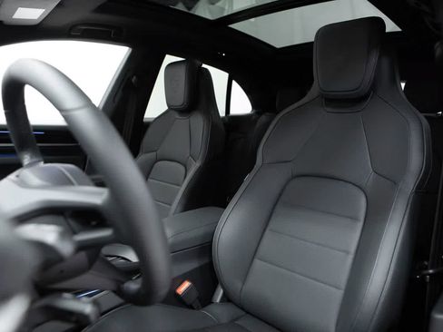 Certified 2025 Porsche Macan 4 Electric AWD/4WD image 5