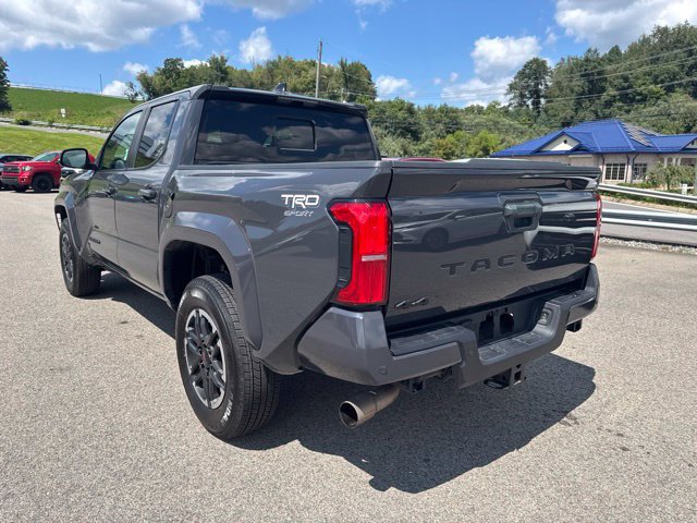 Used 2024 Toyota Tacoma TRD Sport w/ TRD Sport Upgrade Package AWD/4WD image 4