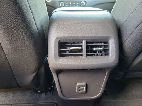 Used 2024 GMC Terrain SLE AWD/4WD image 11