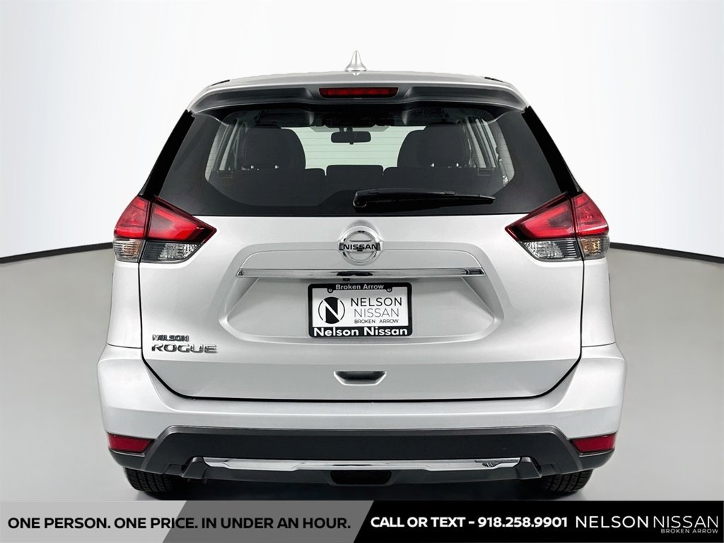 Used 2017 Nissan Rogue S FWD image 6