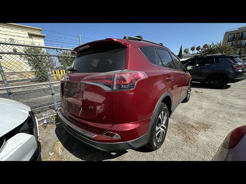 Used 2018 Toyota RAV4 LE w/ All Weather Liner Package FWD image 4