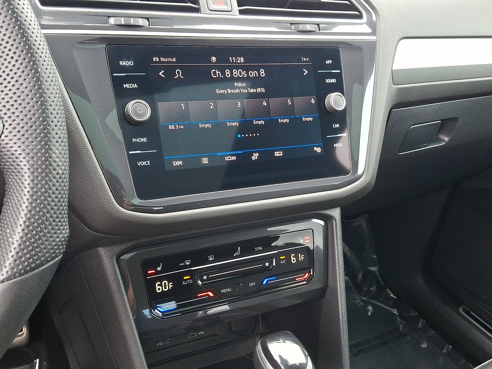 Used 2024 Volkswagen Tiguan SE R-Line AWD/4WD image 19
