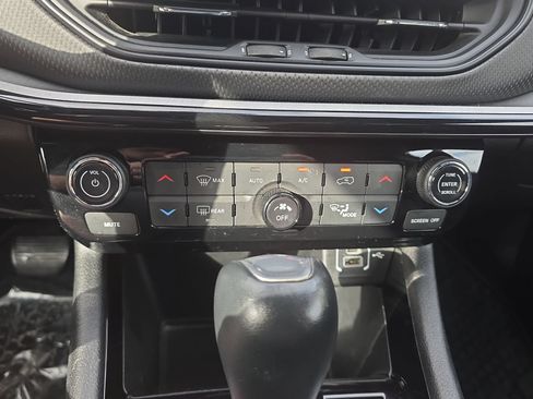 Used 2025 Jeep Compass Trailhawk AWD/4WD image 23