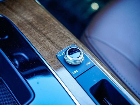 Used 2023 Audi Q5 2.0T Premium w/ Convenience Package image 23