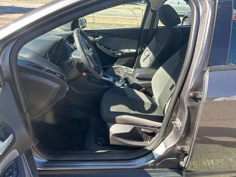 Used 2013 Ford Focus SE w/ SE Winter Pkg image 14