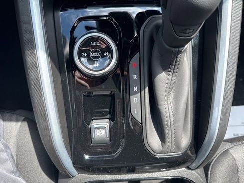 New 2026 Chevrolet Colorado Trail Boss AWD/4WD image 2