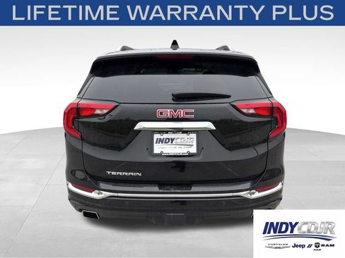 Used 2020 GMC Terrain Denali w/ Denali Premium Package FWD image 5