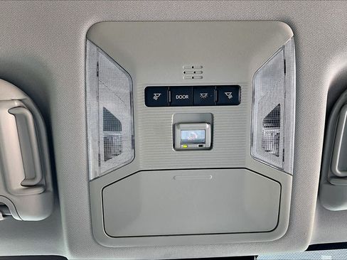 Used 2024 Toyota RAV4 XLE AWD/4WD image 34