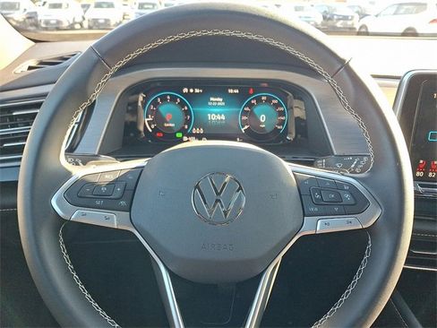 New 2026 Volkswagen Atlas Cross Sport SE image 10