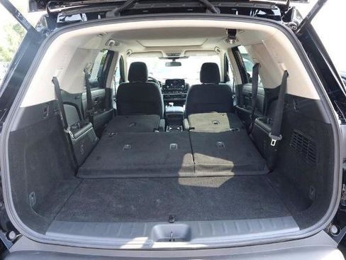 Certified 2025 Nissan Pathfinder SV w/ SV Premium Package FWD image 9