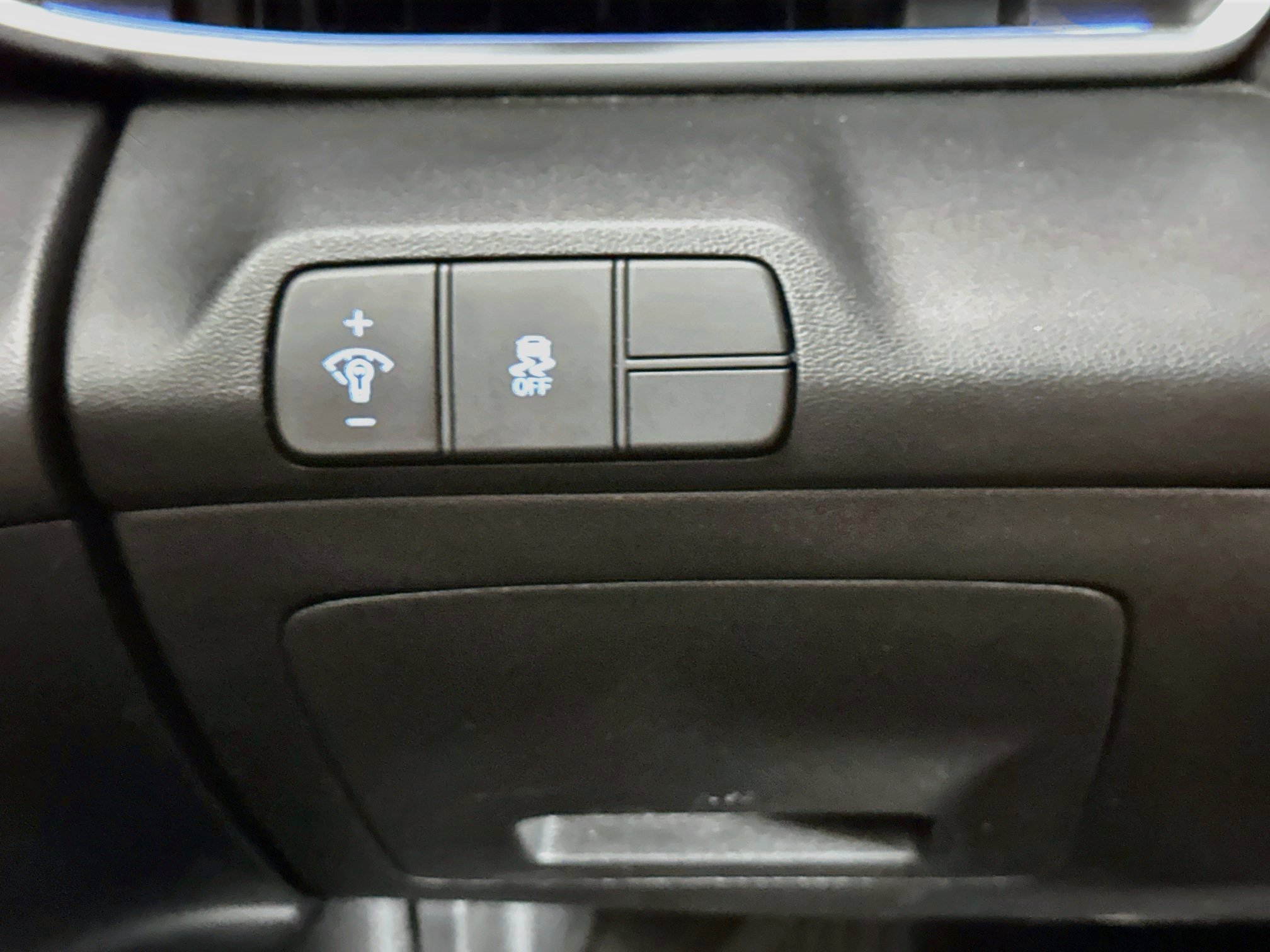 Used 2025 Hyundai Elantra SEL FWD image 17