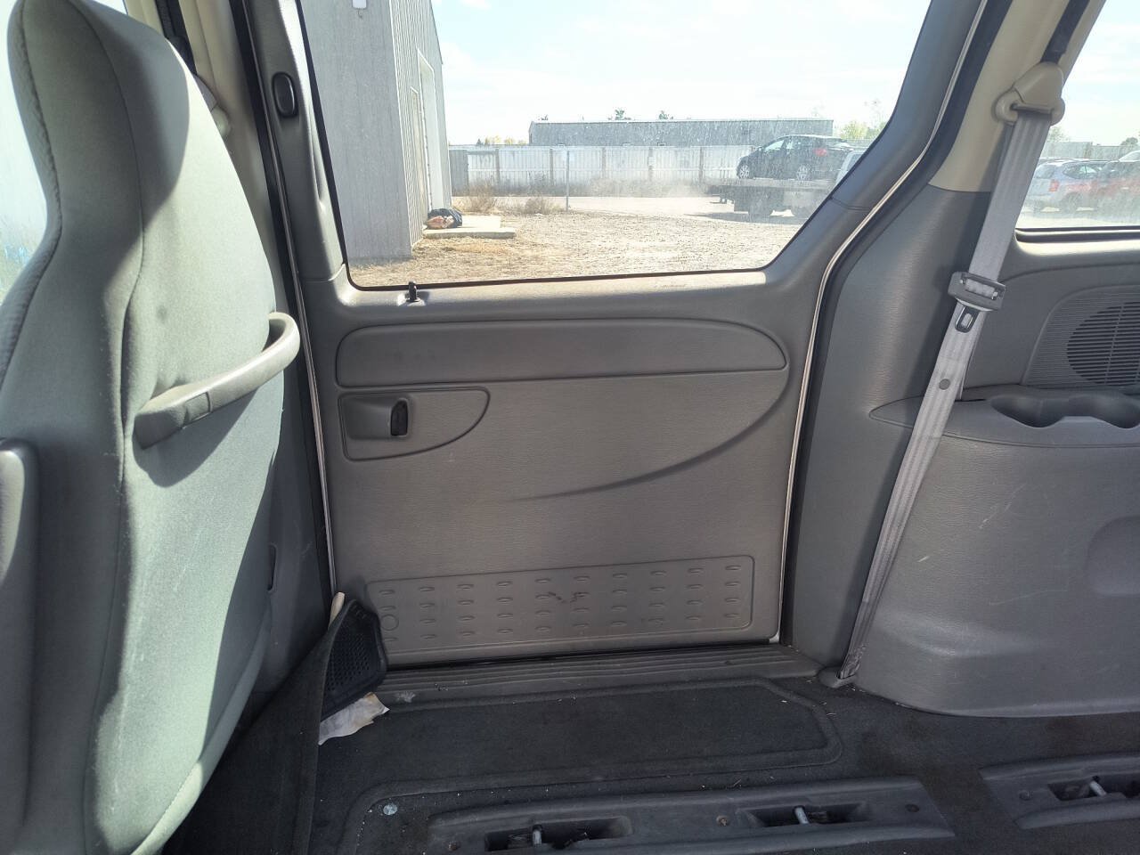 Used 2005 Dodge Caravan SXT FWD image 27