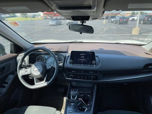 Used 2023 Nissan Rogue S FWD image 15