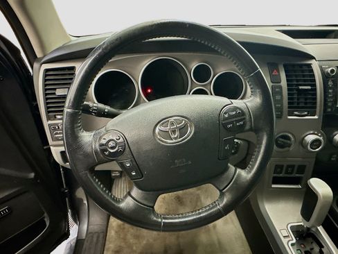 Used 2011 Toyota Sequoia Limited AWD/4WD image 18