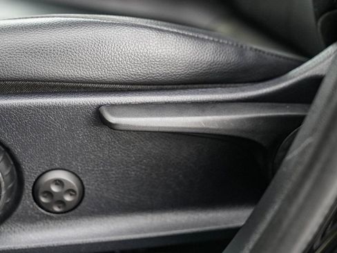 Used 2022 Mercedes-Benz GLB 250 w/ Premium Package Lite image 20