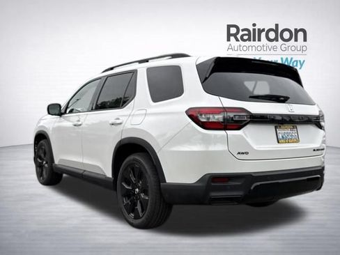 Certified 2026 Honda Pilot Black Edition image 5