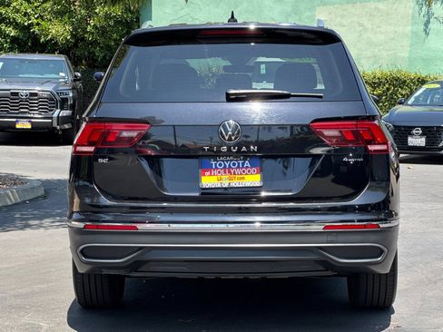 Used 2024 Volkswagen Tiguan SE AWD/4WD image 5