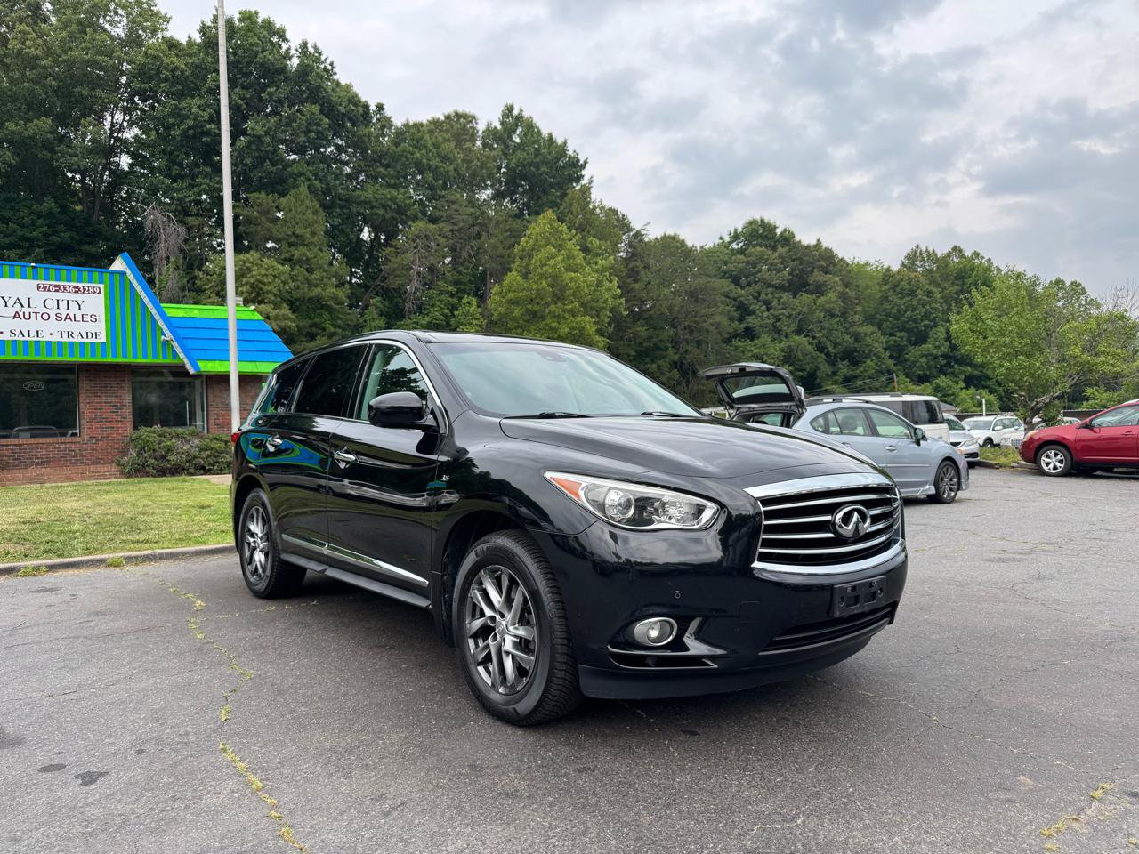 Used 2014 INFINITI QX60 Luxe w/ Premium Plus Package AWD/4WD image 3