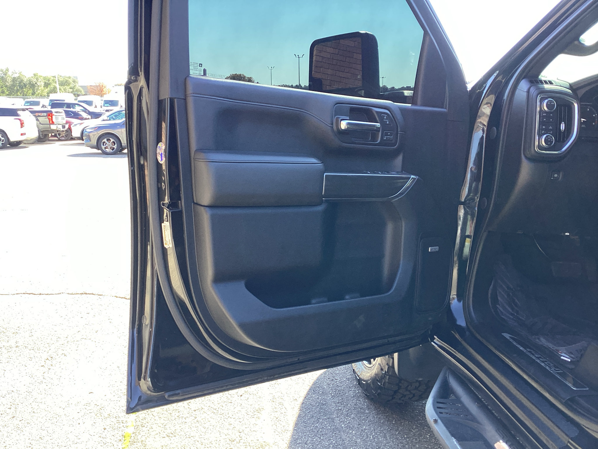 Used 2020 GMC Sierra 2500 AT4 w/ AT4 Premium Package AWD/4WD image 15