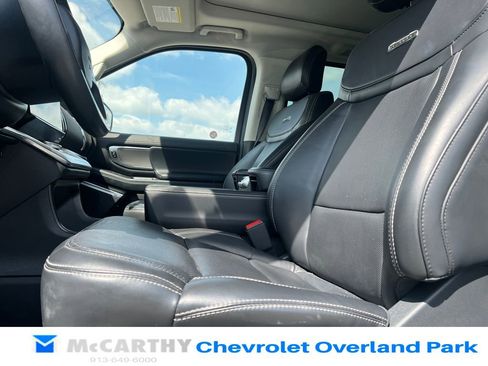 Used 2025 Ford Expedition Platinum AWD/4WD image 10