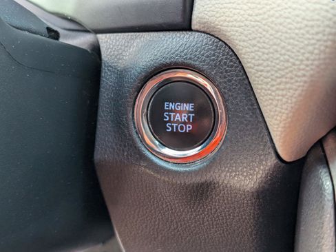 Used 2019 Toyota RAV4 XLE FWD image 27