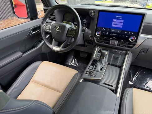 Used 2024 Lexus GX 550 AWD/4WD image 40