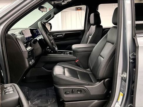 Used 2025 Chevrolet Tahoe LT AWD/4WD image 23