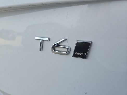 Used 2021 Volvo XC90 T6 Momentum image 21