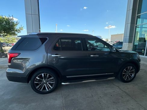 Used 2017 Ford Explorer Platinum AWD/4WD image 18