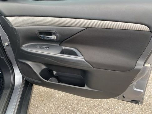 Used 2018 Mitsubishi Outlander ES AWD/4WD image 31