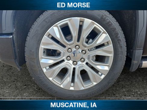 Used 2022 GMC Sierra 1500 Denali w/ Denali Premium Package AWD/4WD image 9