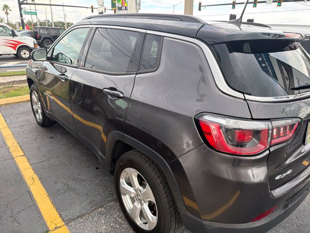 Used 2019 Jeep Compass Latitude AWD/4WD image 4