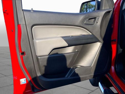 Used 2017 Chevrolet Colorado W/T RWD image 22