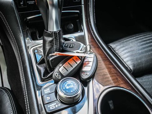 Used 2015 INFINITI Q50 AWD w/ Technology Package image 12