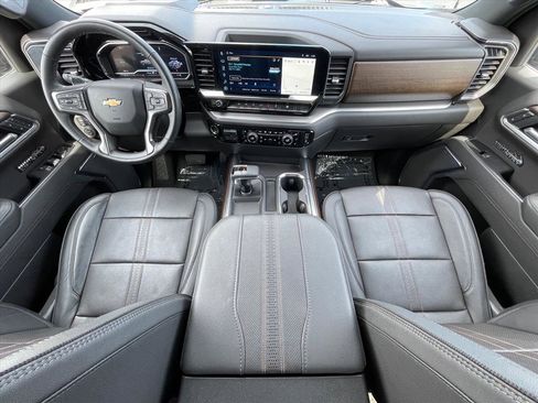 Used 2025 Chevrolet Silverado 1500 High Country AWD/4WD image 11