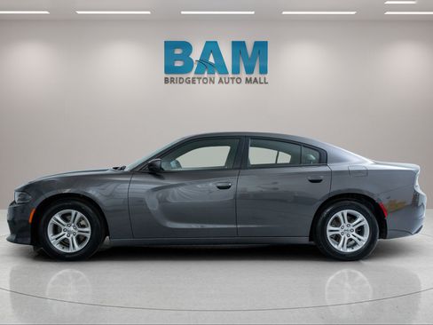 Used 2021 Dodge Charger SXT w/ Leather Interior Group RWD image 4