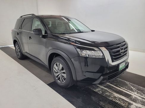 Used 2022 Nissan Pathfinder SV image 13