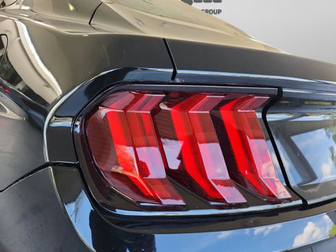 Used 2016 Ford Mustang Coupe RWD image 28