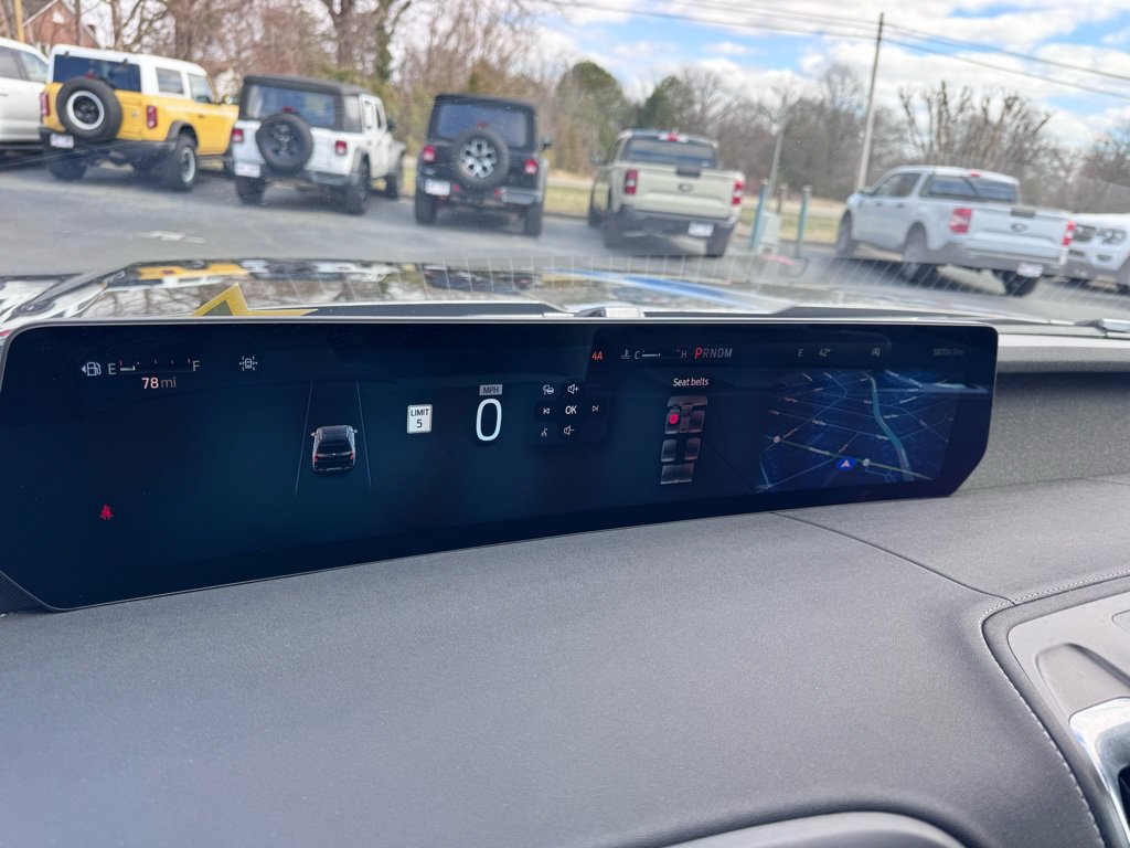 Used 2025 Ford Expedition Platinum AWD/4WD image 14